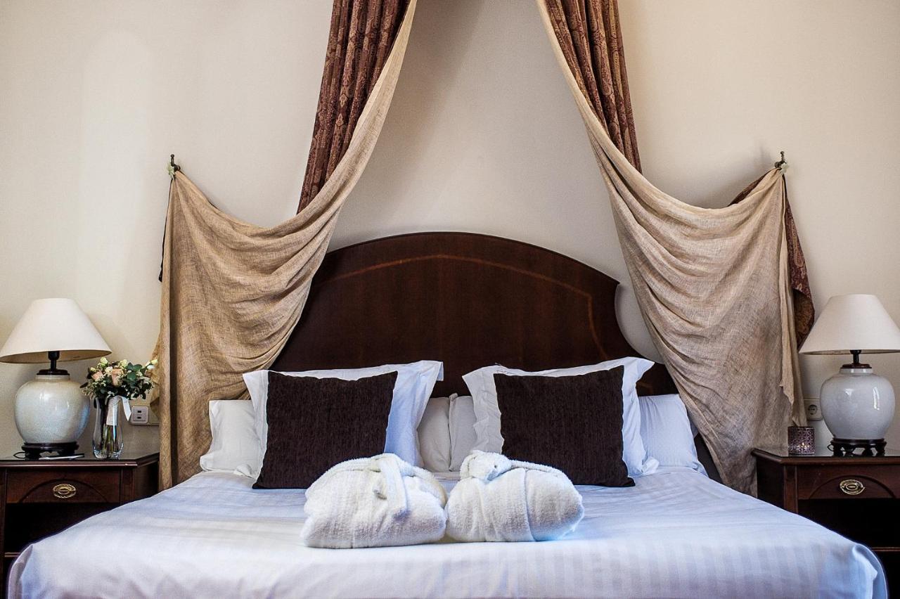 Termes Montbrio Hotel & Spa Montbrió del Camp Екстериор снимка