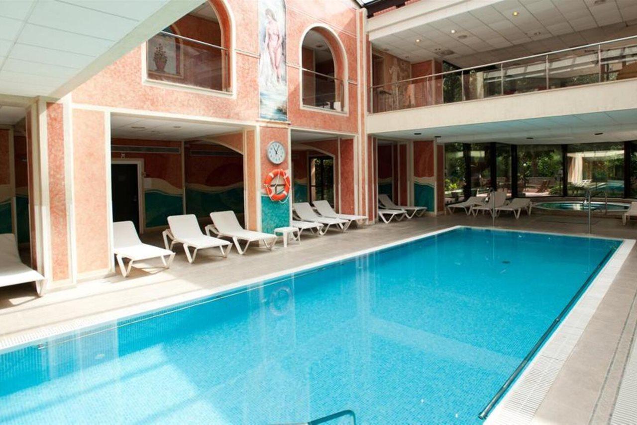 Termes Montbrio Hotel & Spa Montbrió del Camp Екстериор снимка